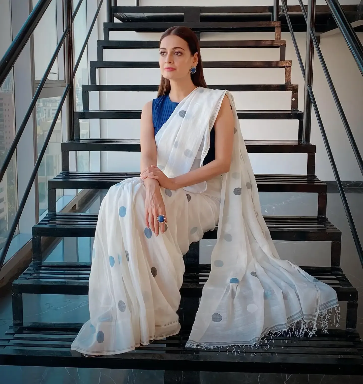 Indian Actress Dia Mirza Images In Sleeveless White Color Saree